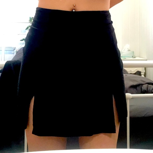 alice in the eve Dresses & Skirts - alice in the eve black linen mini skirt with 2 side slits